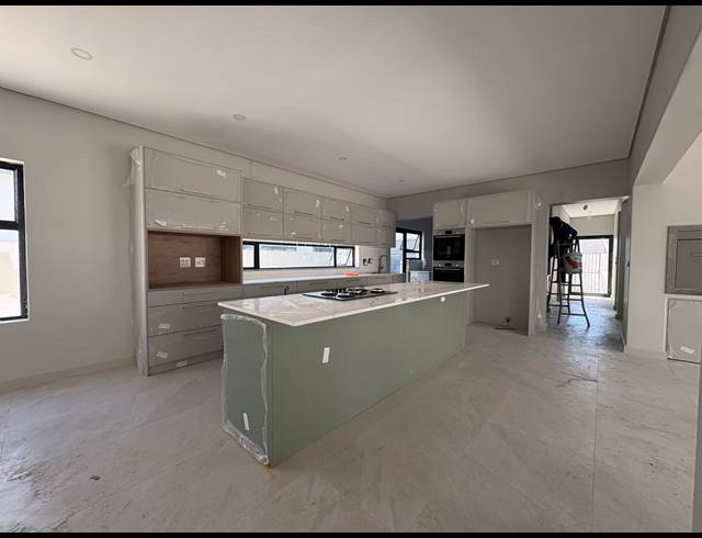 4 BEDROOM HOUSE FOR SALE IN SANDOWN